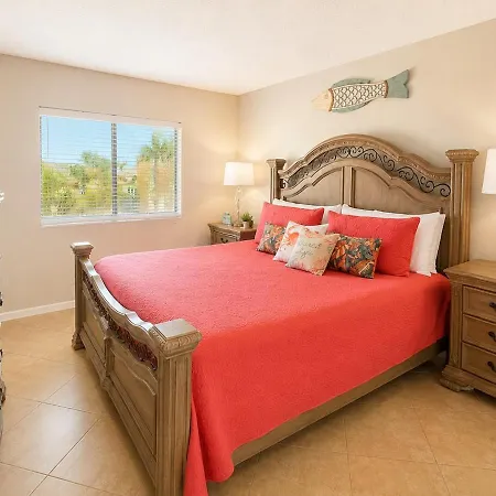 Beach Palms- Unit 102