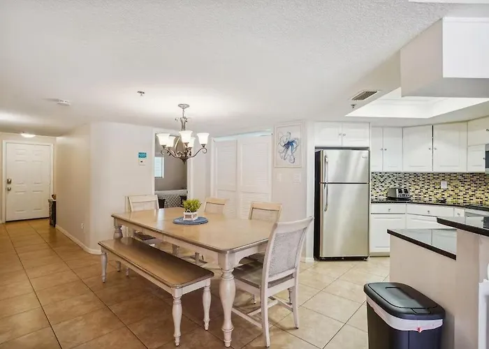 Palms- Unit 102