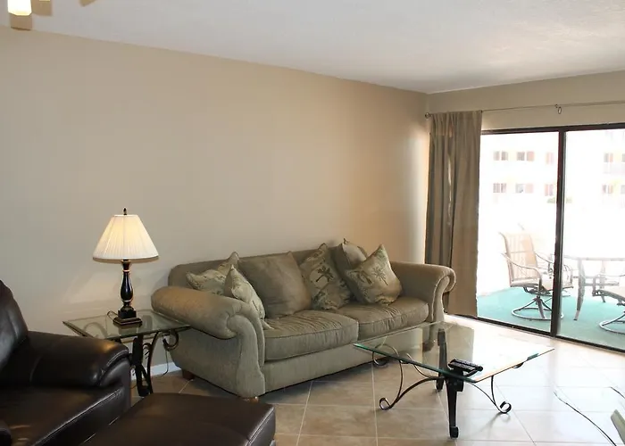 Palms- Unit 102